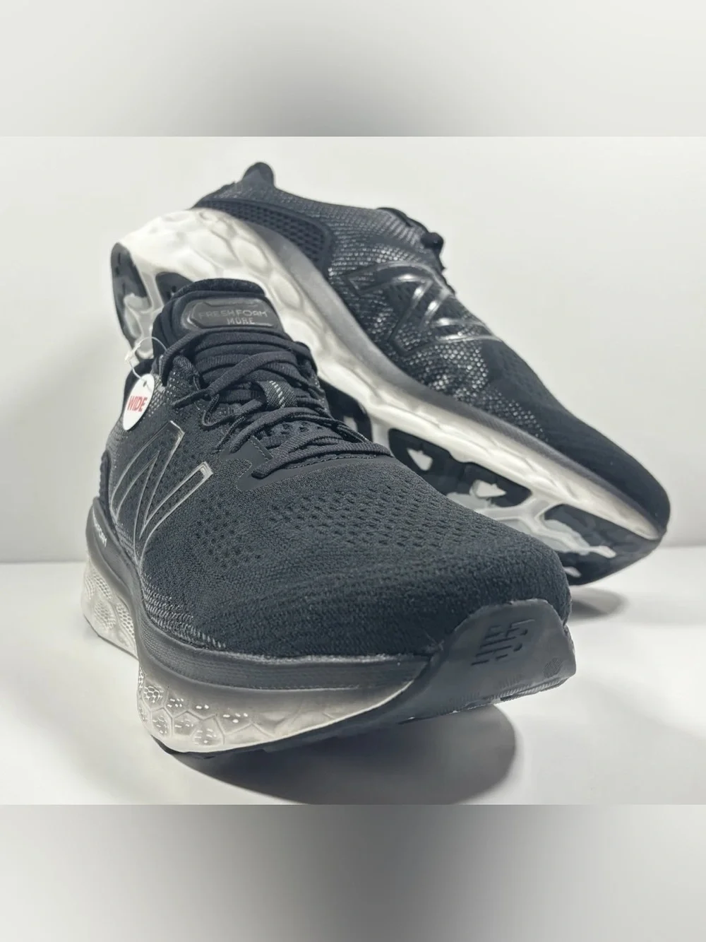 New Balance Fresh Foam More v4 Mens 10.5 4E Extra Wide Black Running Shoes NWT
